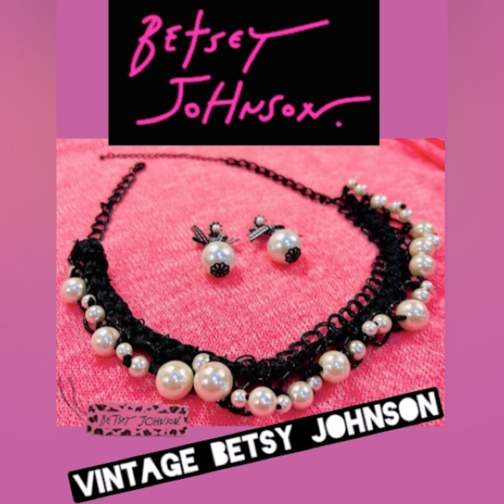 BETSY  JOHNSON “vintage” authentic set Iconic bows & blk enamel metal & pearls